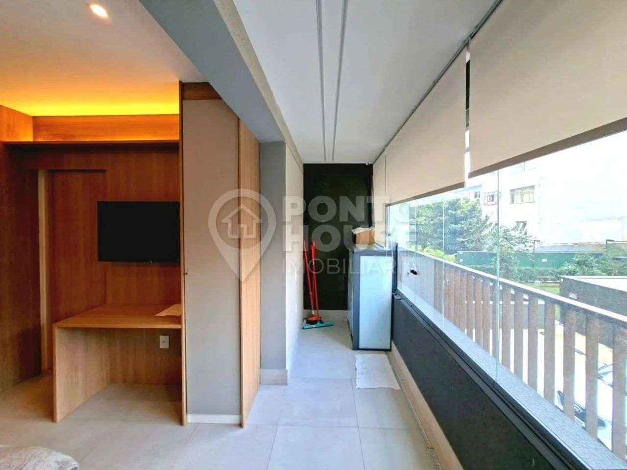 Studio mobiliado à venda, próximo a PUC, condomínio completo