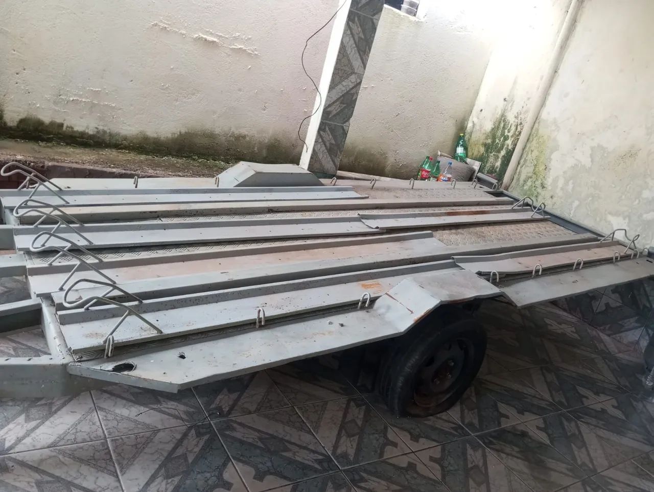 Vendo ou troco por uma pequena