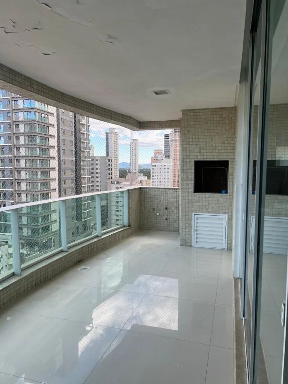 Apartamento  em Itapema 4 Suites, quadra mar - Foto 2