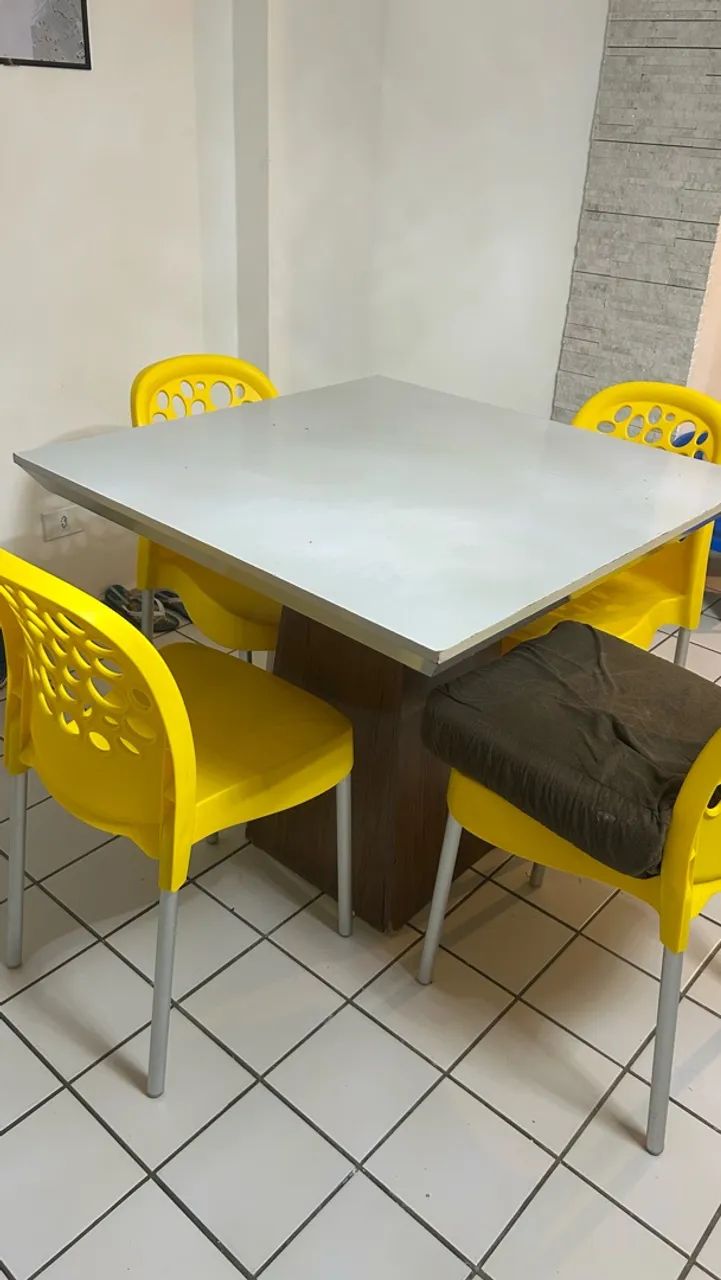 Mesa com 4 cadeiras  - Foto 3