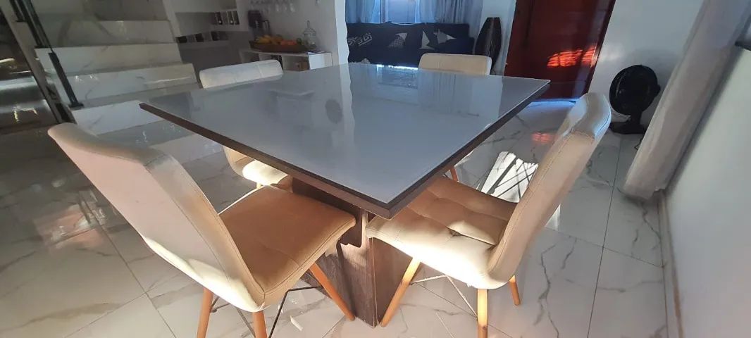 Mesa de jantar quadrada com 4 cadeiras - Foto 3