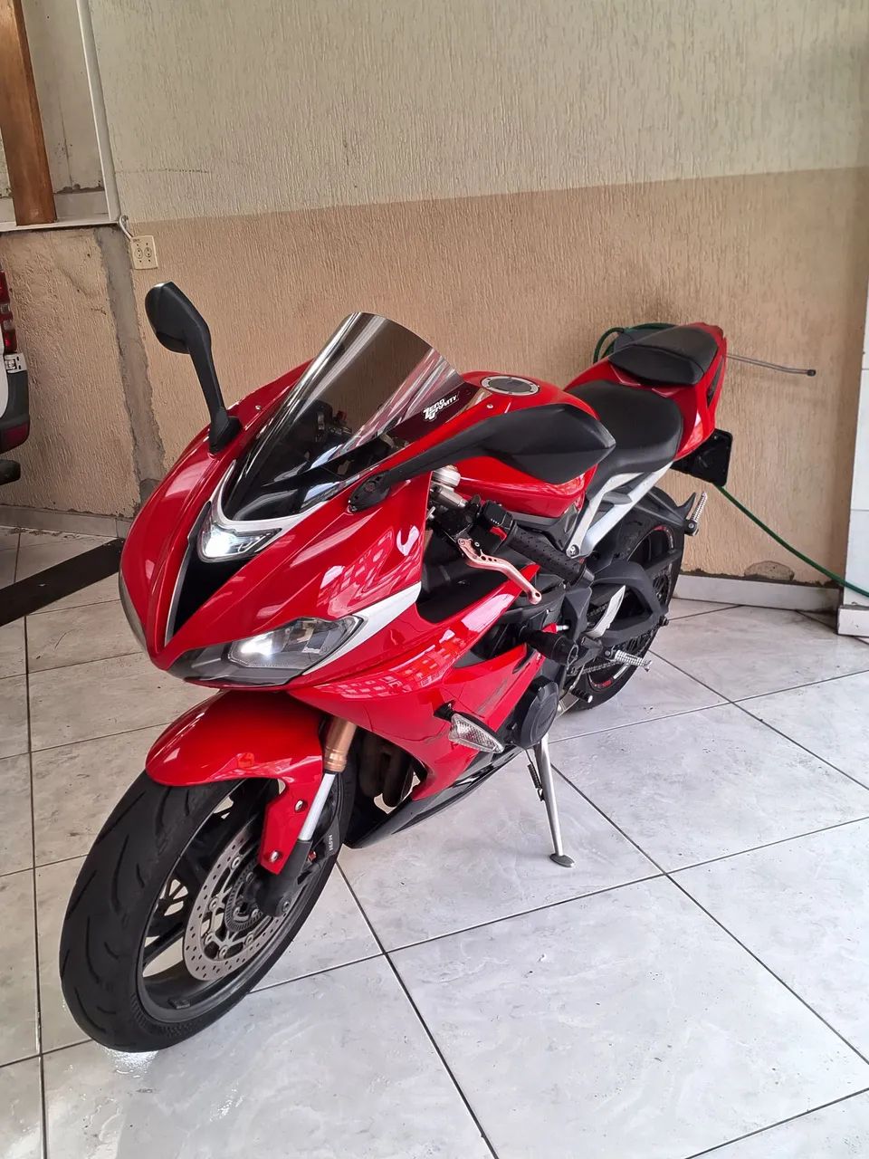 Daytona 675i 2015