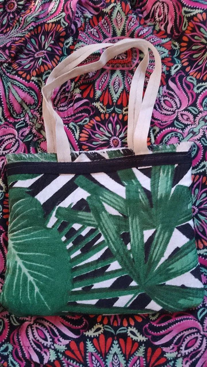 Vendo bolsas bolsas de mão e necessáries  - Foto 4