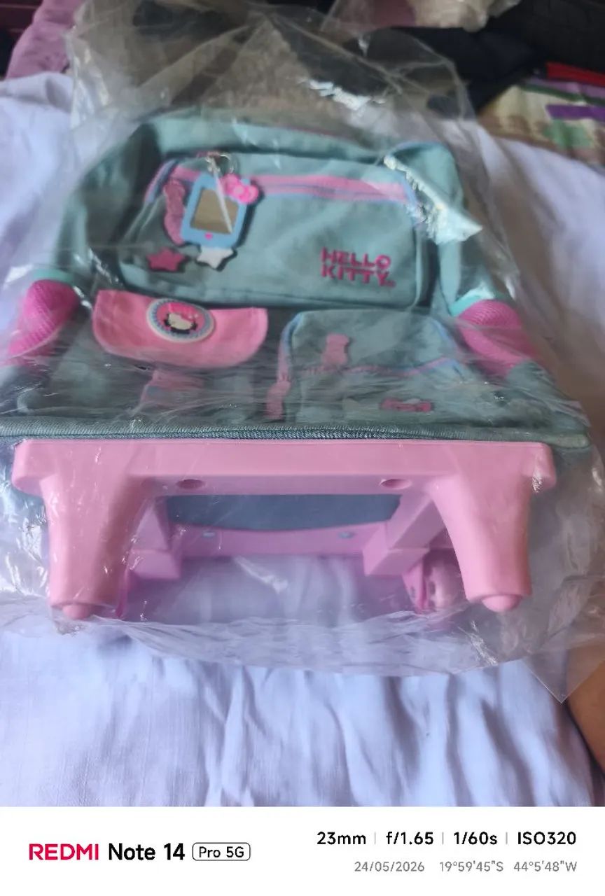 Mochila de rodinha hello Kitty feminina.  - Foto 2