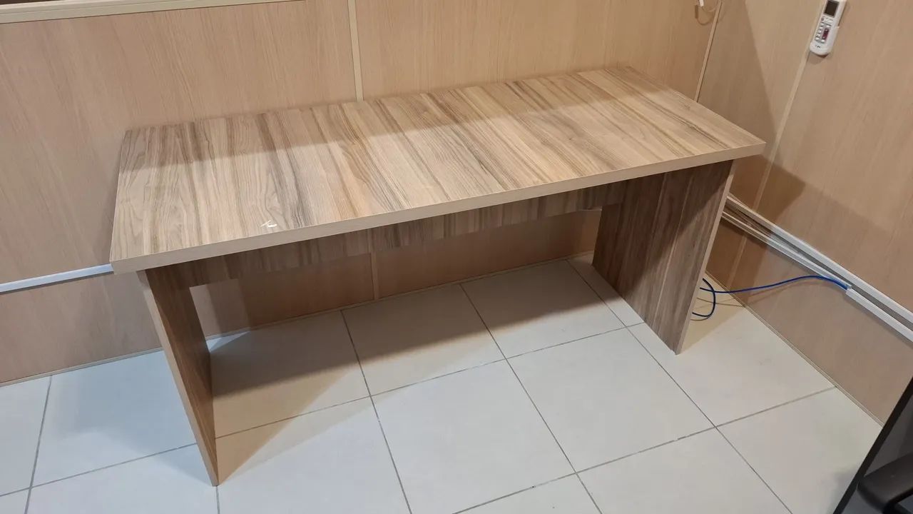 Mesa de Escritório Amadeirada 1,50m - Excelente Estado - Foto 2