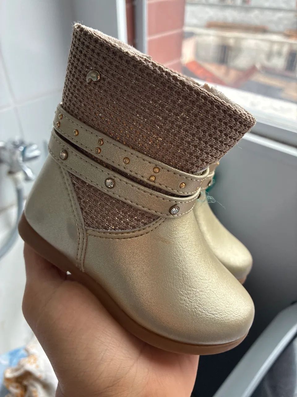 Bota pampili dourada  - Foto 3