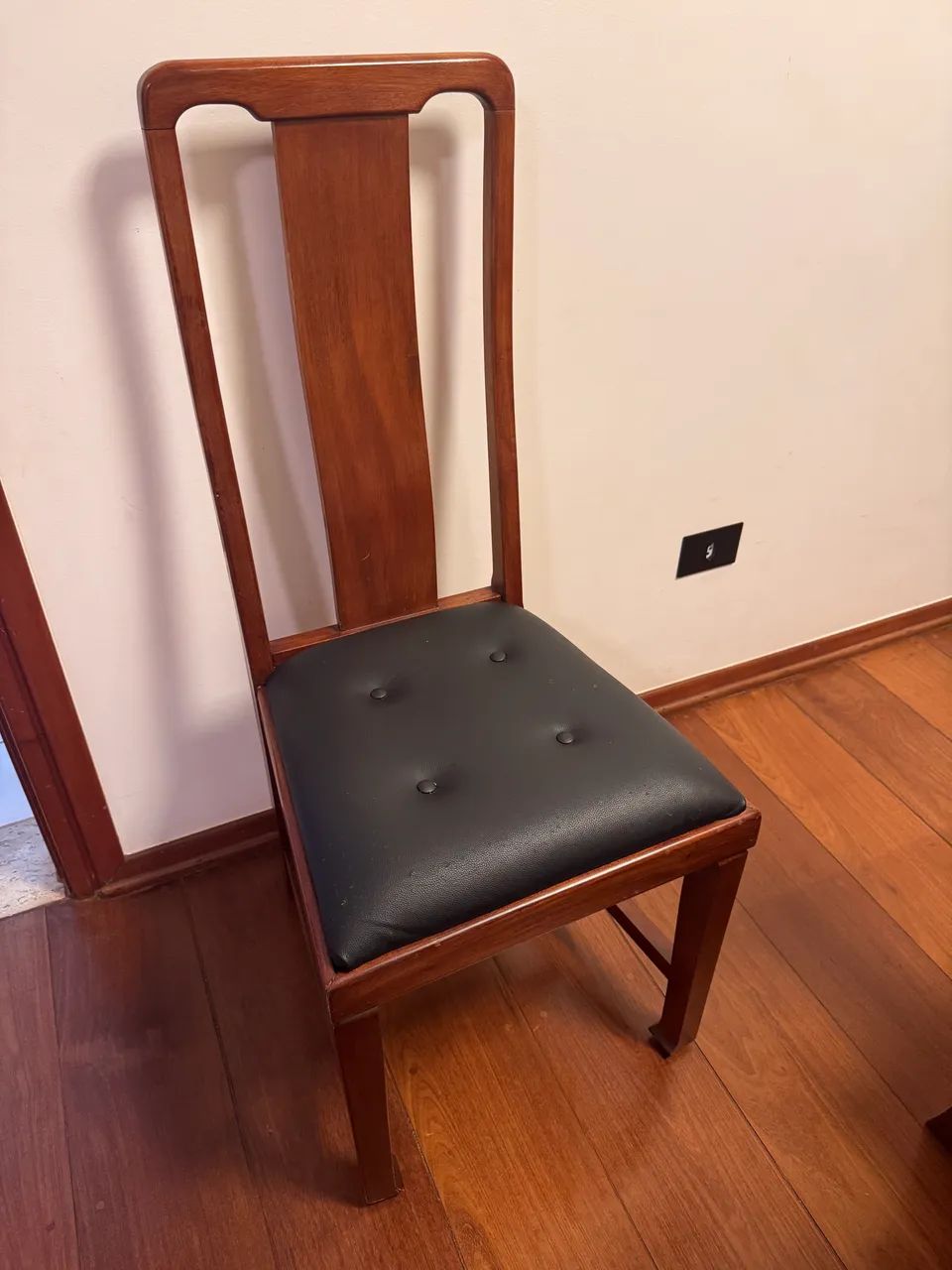 Mesa jantar 6 lugares mogno e couro - Foto 2