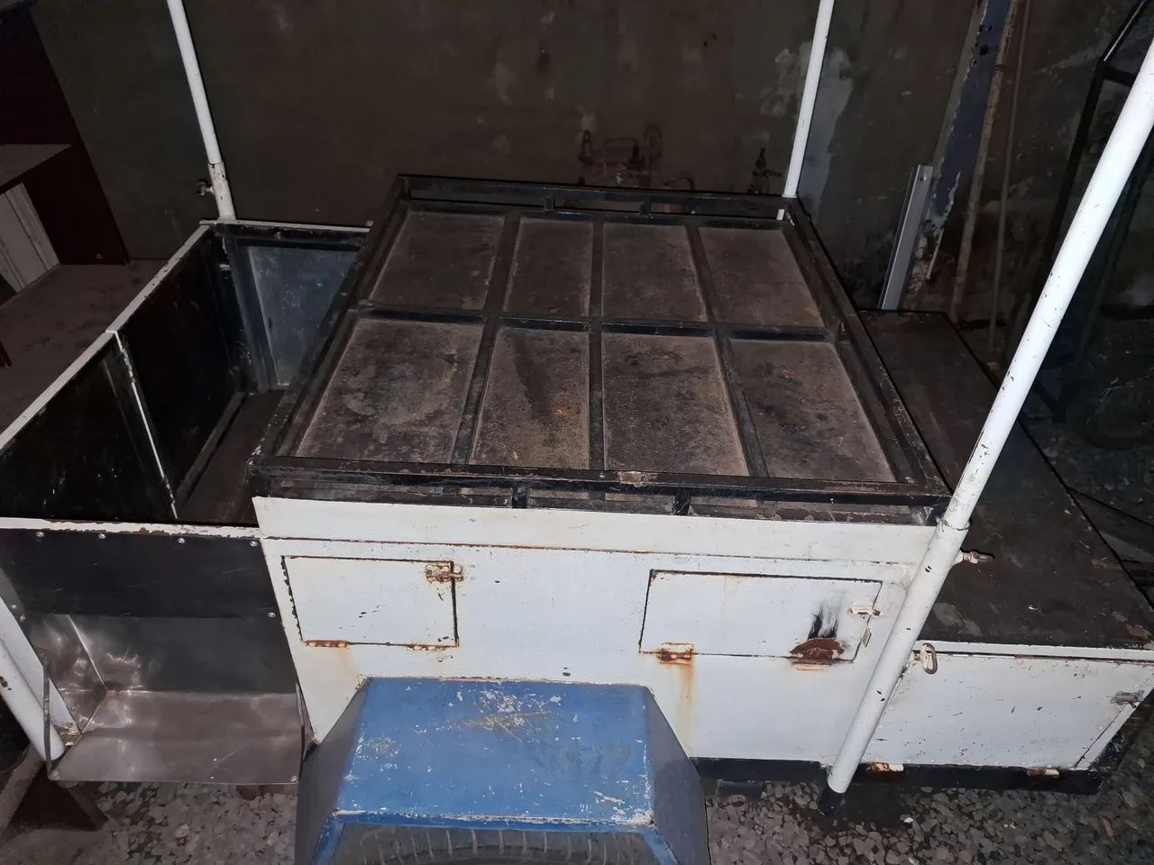 Vendo carretinha pra lanche emplacada *  - Foto 2