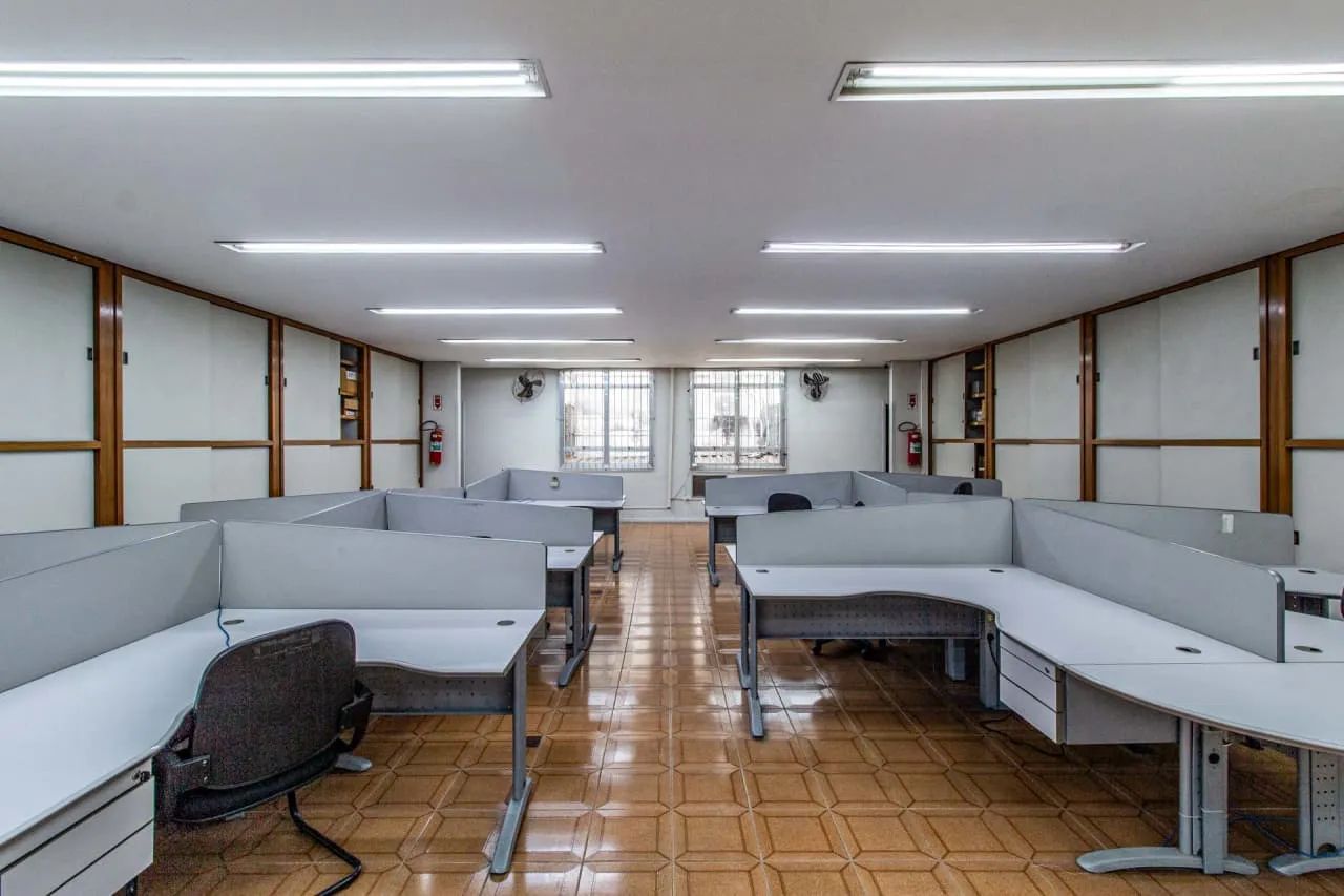 Sobreloja na Rua Clímaco Barbosa, 140 - Sobreloja  220 m²