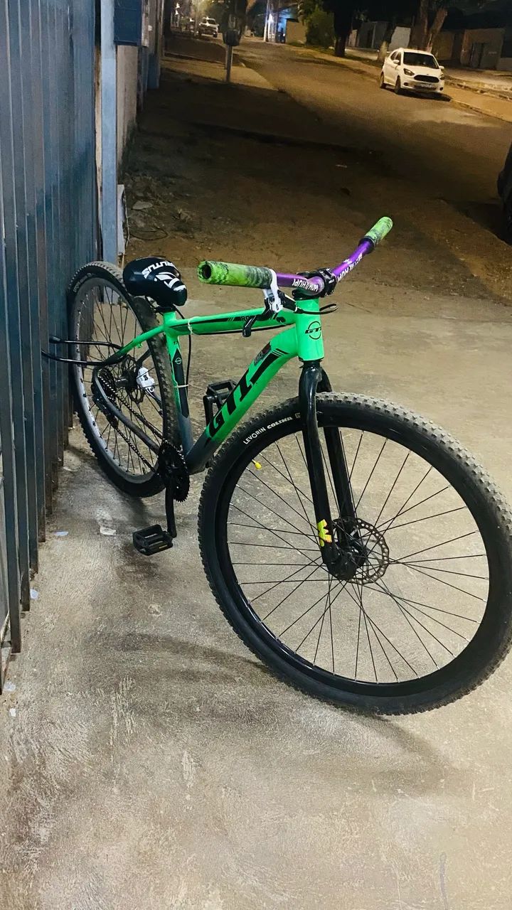 Vendo bike aro 29 Pra grau - Foto 2