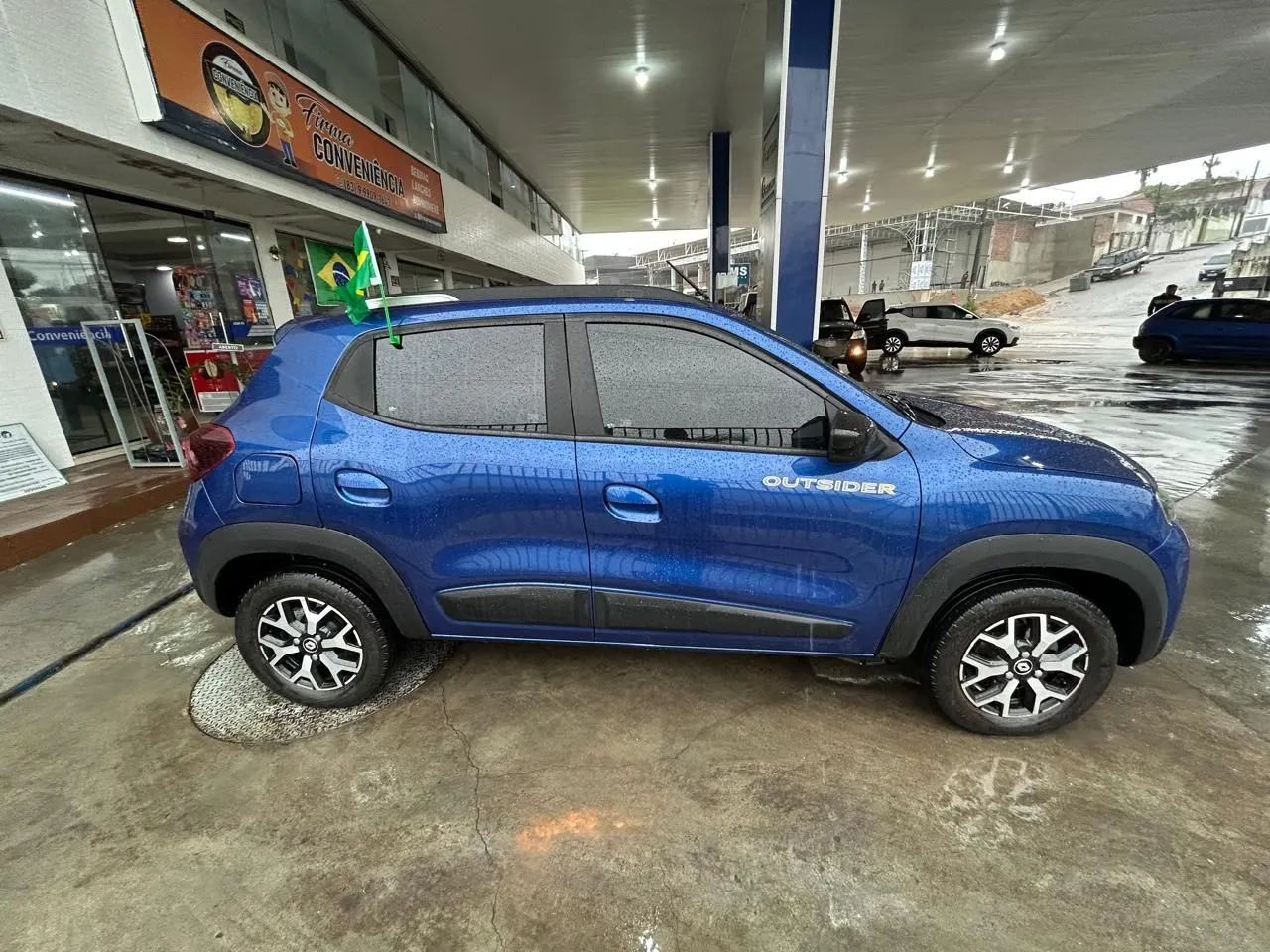 Renault Kwid Outsider 1.0 Flex 12V 5P Mec. 2023
