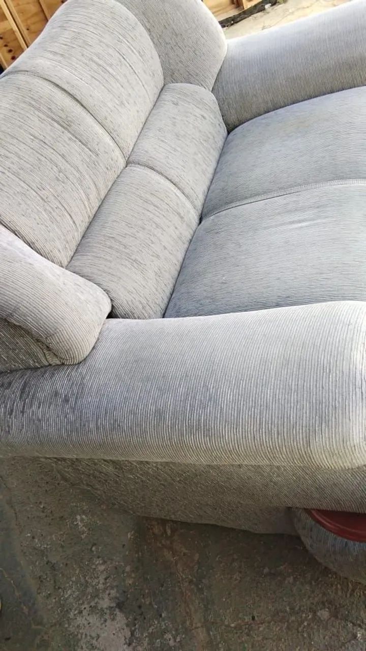 1 sofa entrego. Uberlândia.  - Foto 4