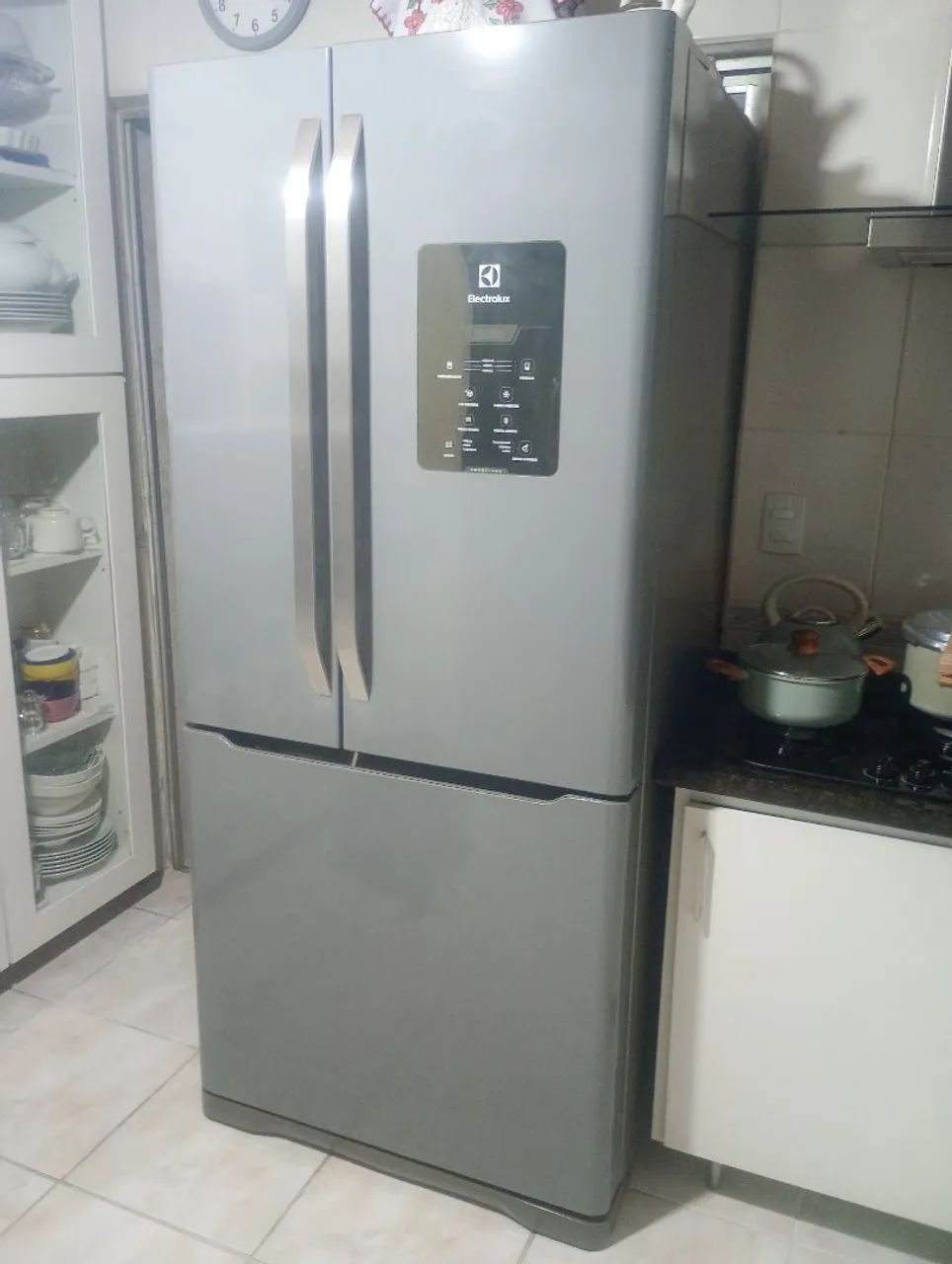 Envelopamento de geladeira  - Foto 4