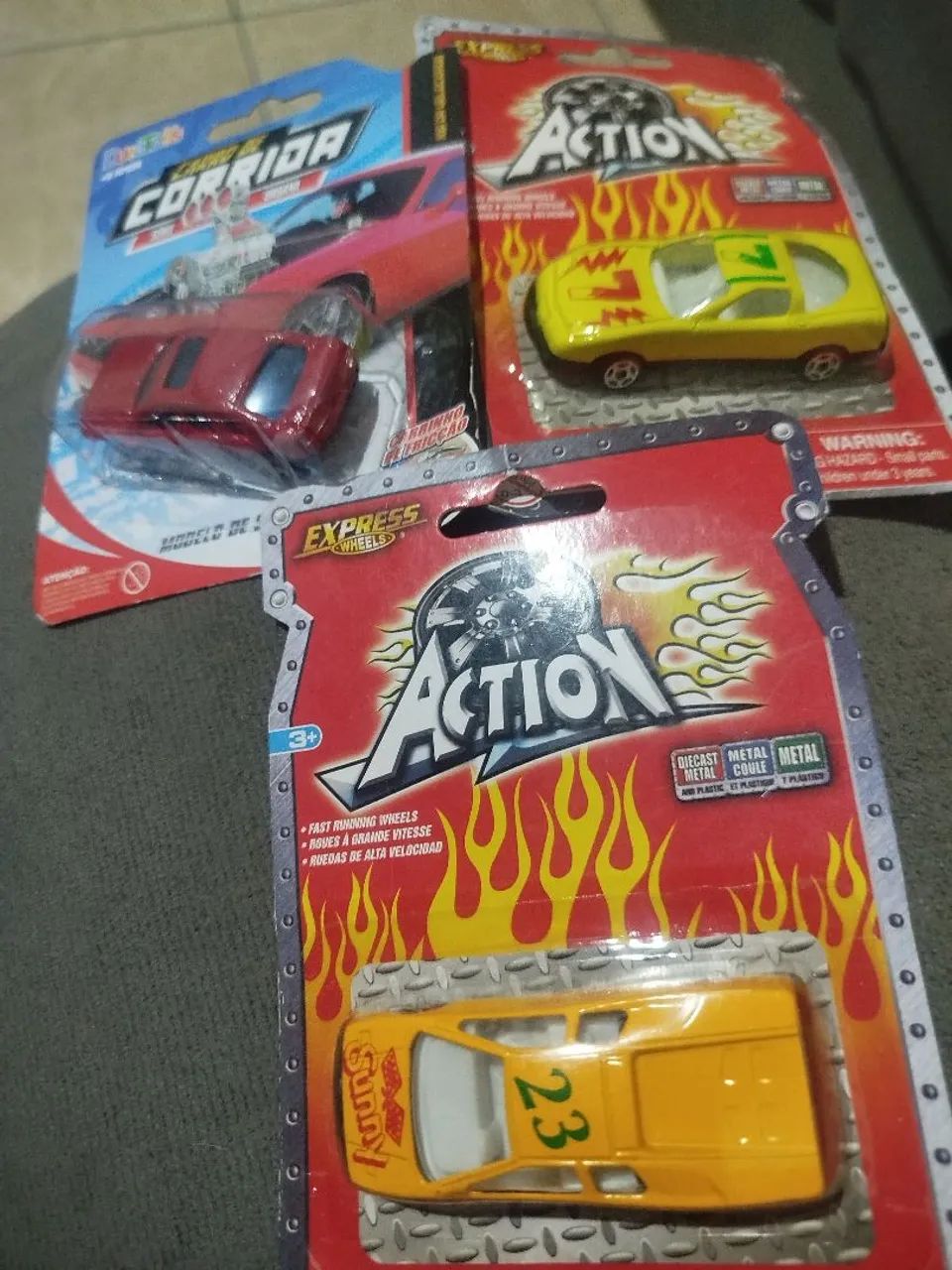 Miniaturas Action Express Wheels e Dutetoys 