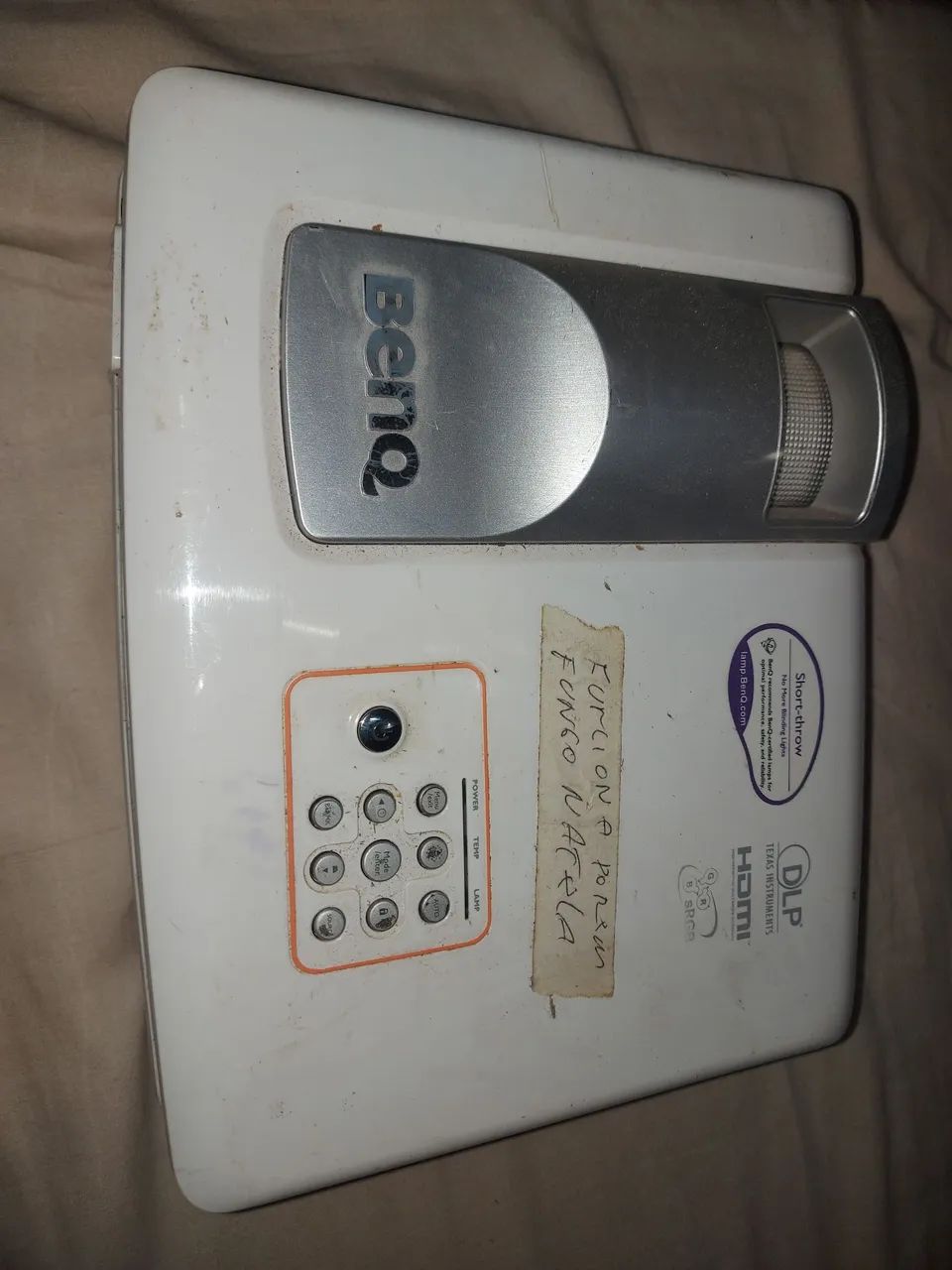 Projetor benq leia a descrição 