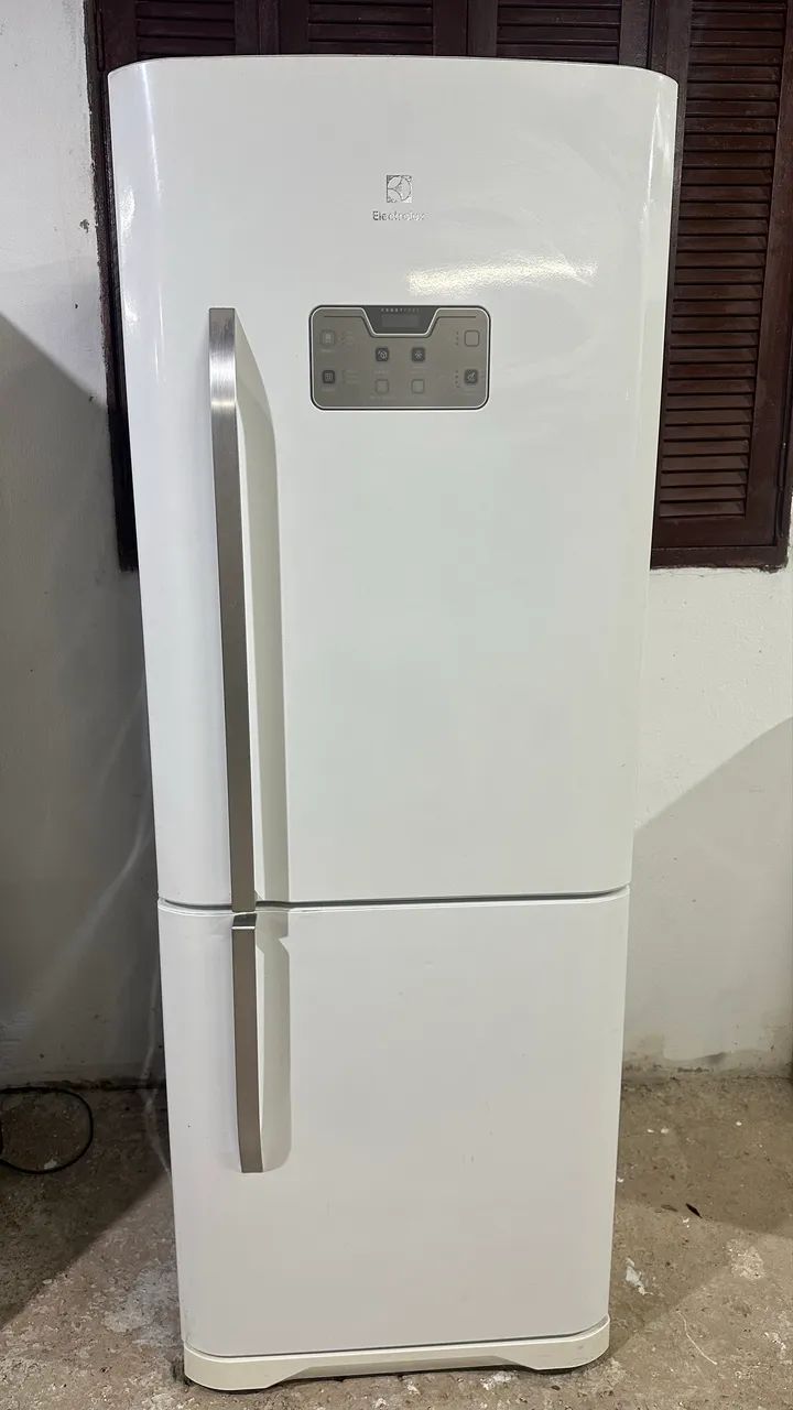 Vendo geladeira Electrolux inverse.