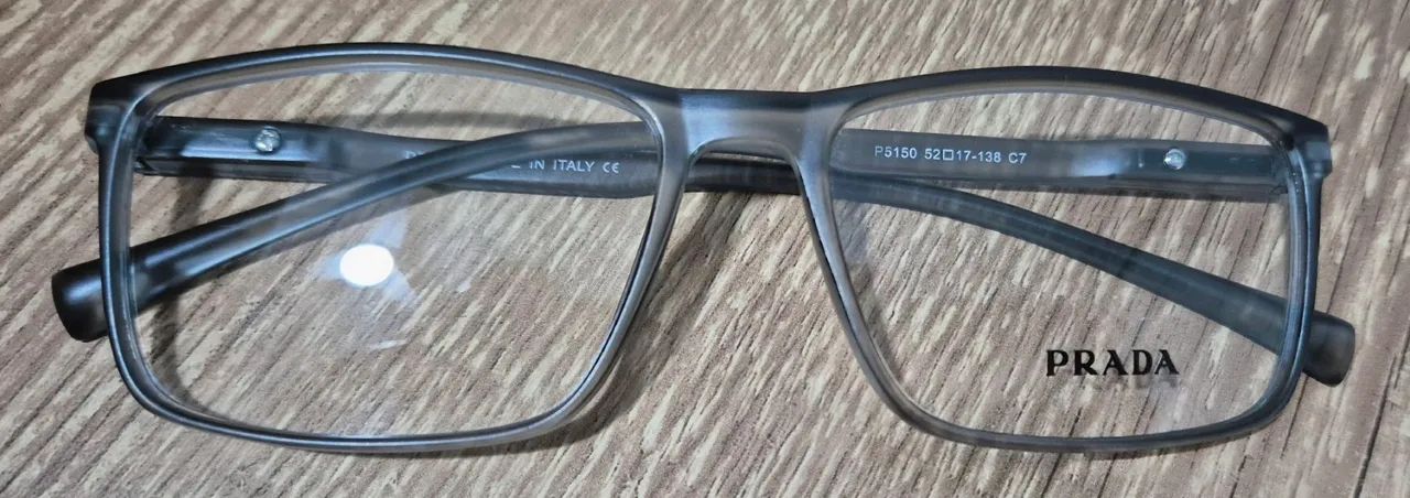 armação para Oculos cinza