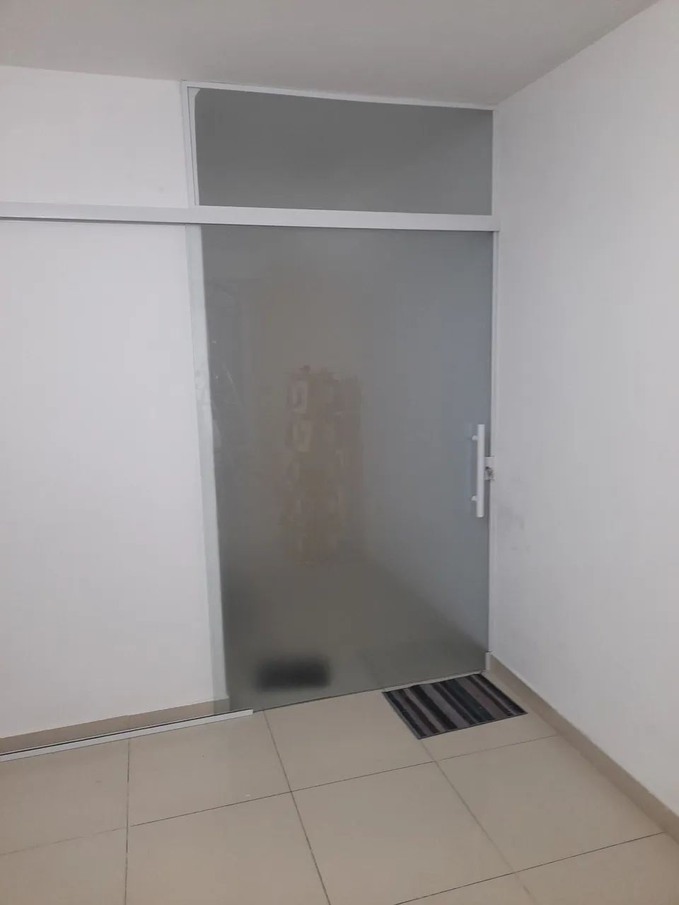PORTAS VIDRO TEMPERADO JATEADAS E ADESIVADAS 2
