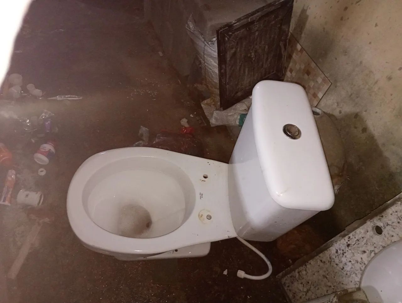 Vaso Sanitário Deca Branco com caixa acoplada - Foto 2