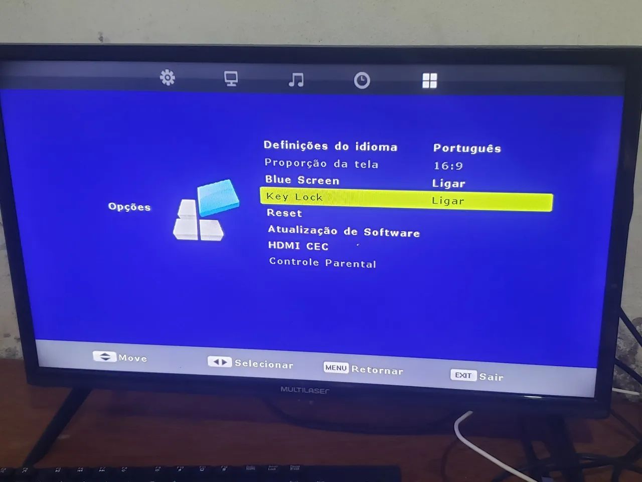 Tv monitor 24 polegadas e pequeno mais serve 