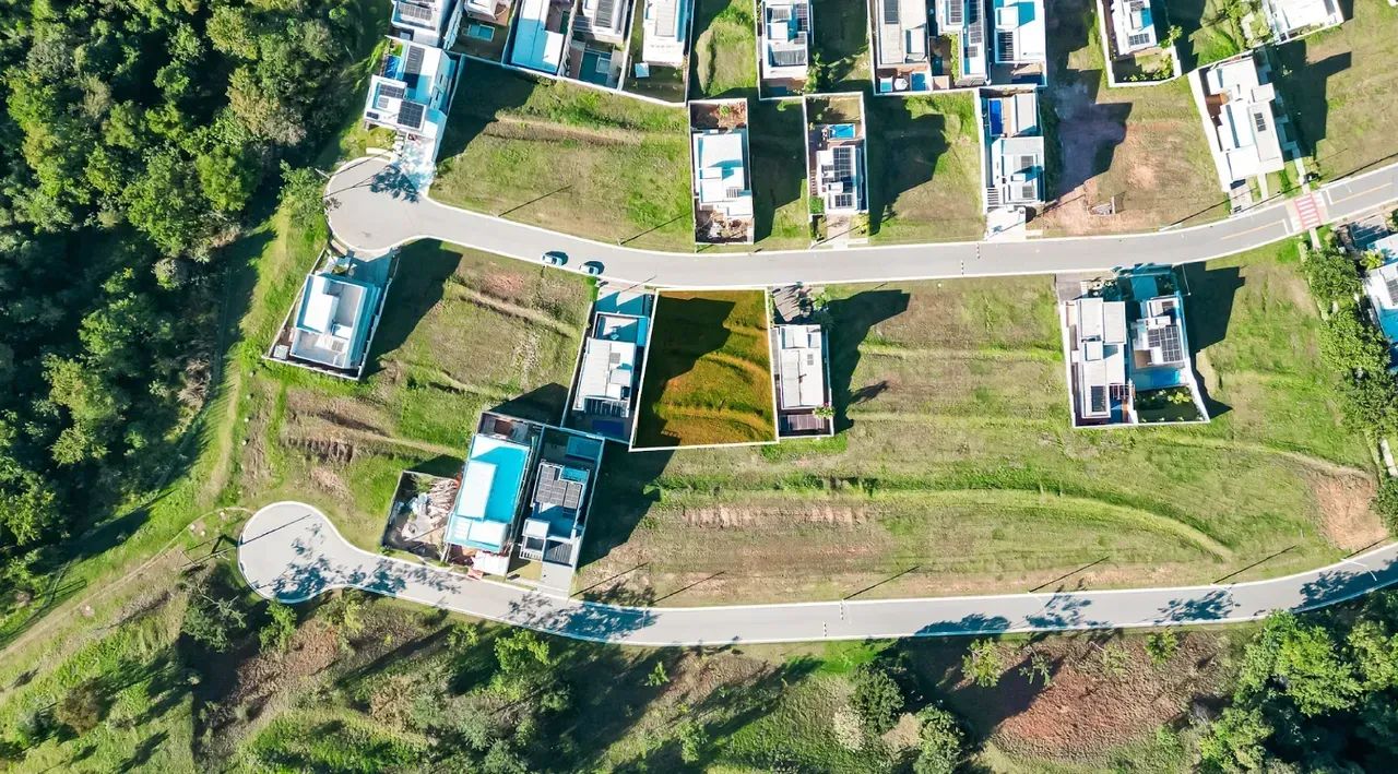 Lote no jardins Nápoles 375m2