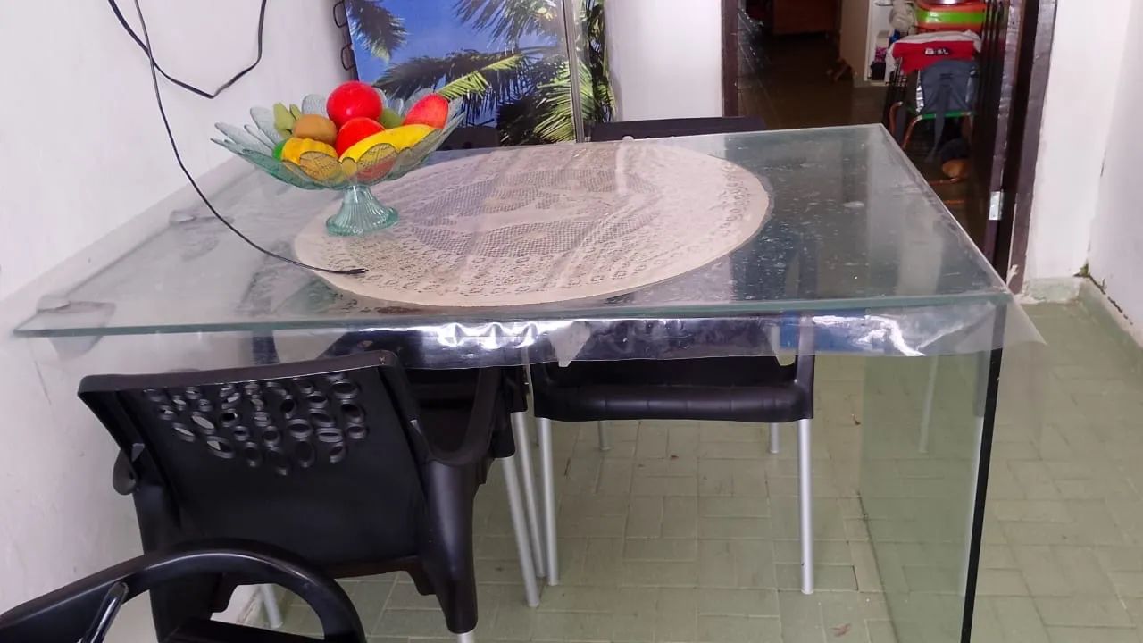 Mesa de vidro com 4 cadeiras venda  - Foto 3