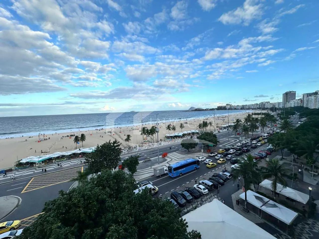 IMPERDIVEL OPRTUNIDADE 5 QUARTOS COM VARANDA E VISTA MAR!!!