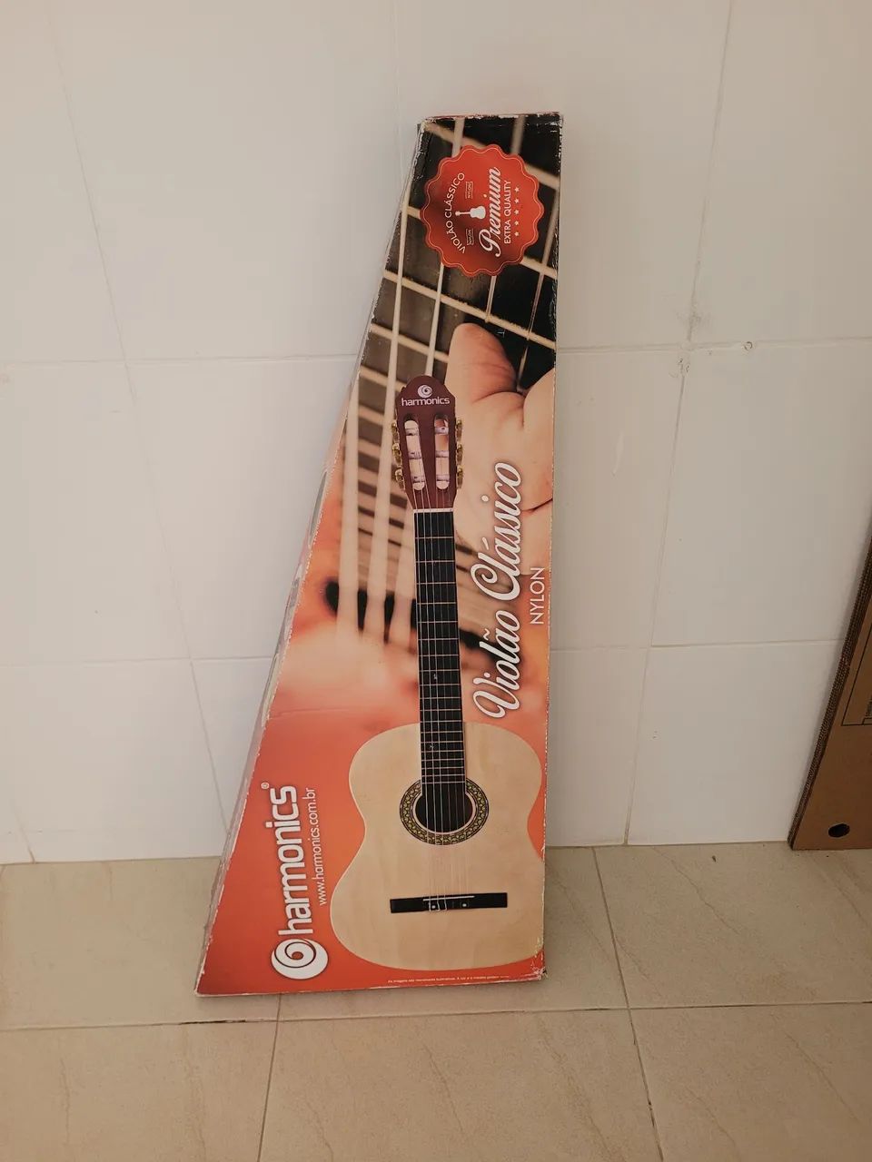 Violão clássico - uma corda estourada  - Foto 3