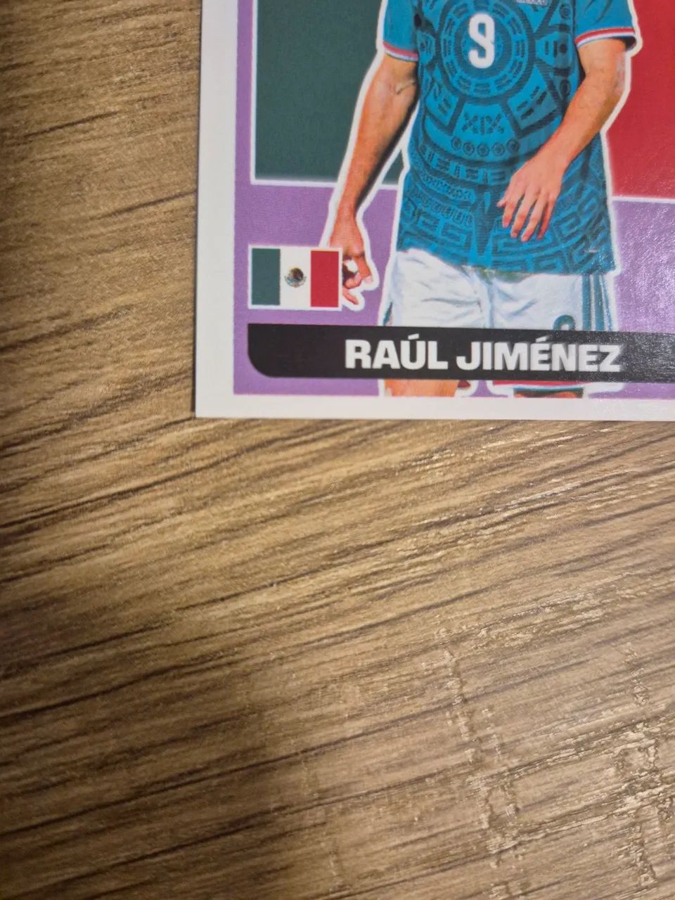 Vendo figurinha original Panini do Raúl Jiménez versão Roxa - Foto 4