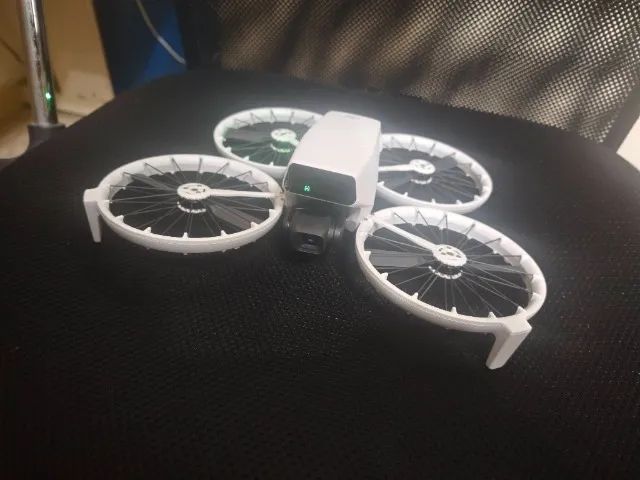 DJI FLIP MUITO NOVO - 2 BATERIAS E ACESSÓRIOS - Foto 3