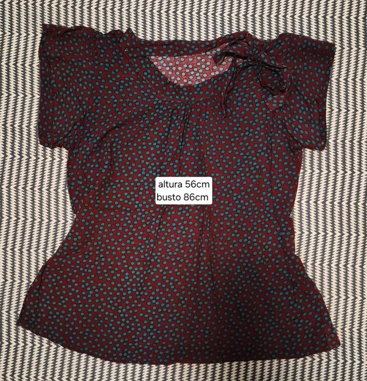 Blusa acinturada em viscose