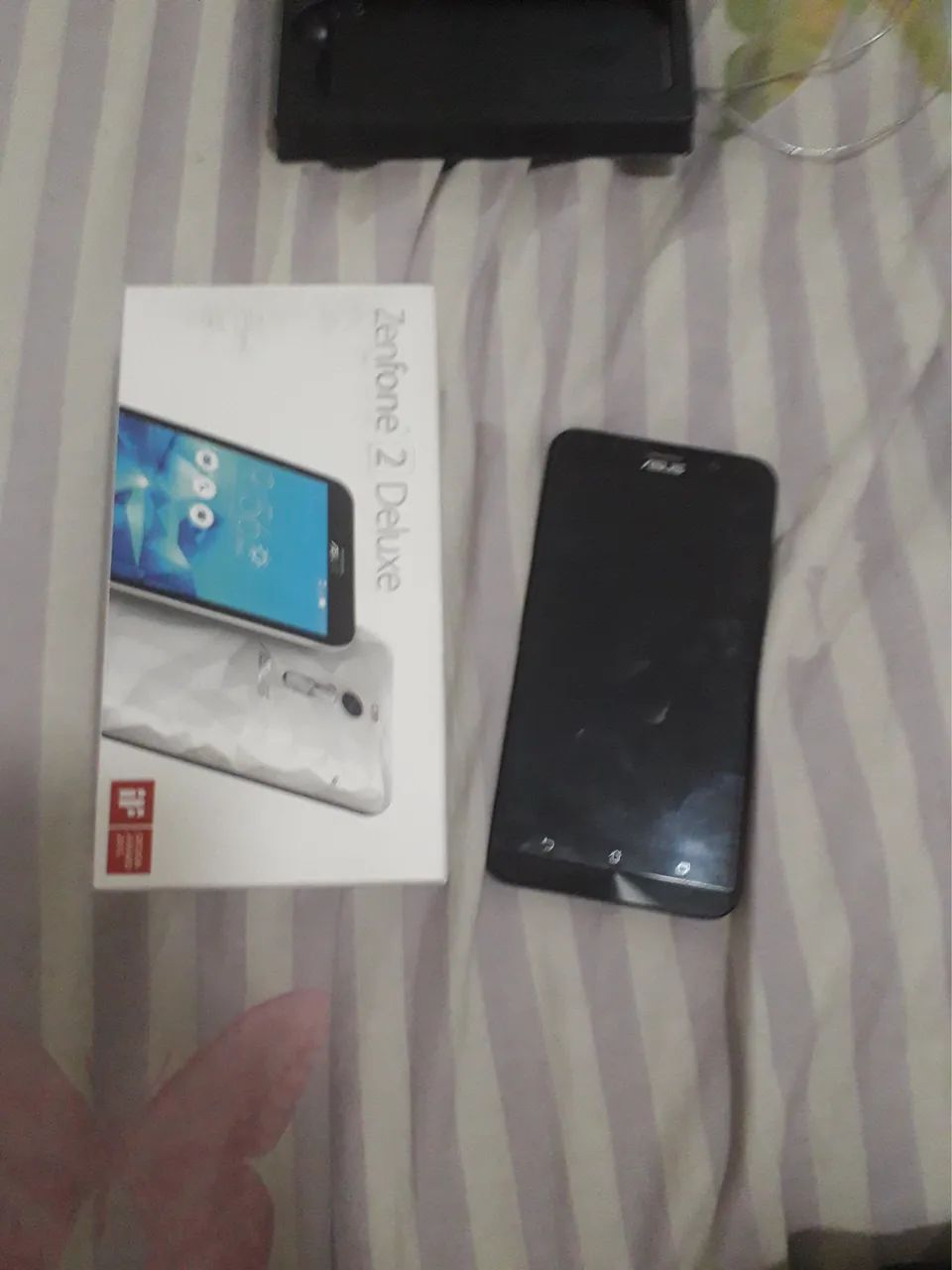 Celular Asus deluxe 128GB - Foto 5