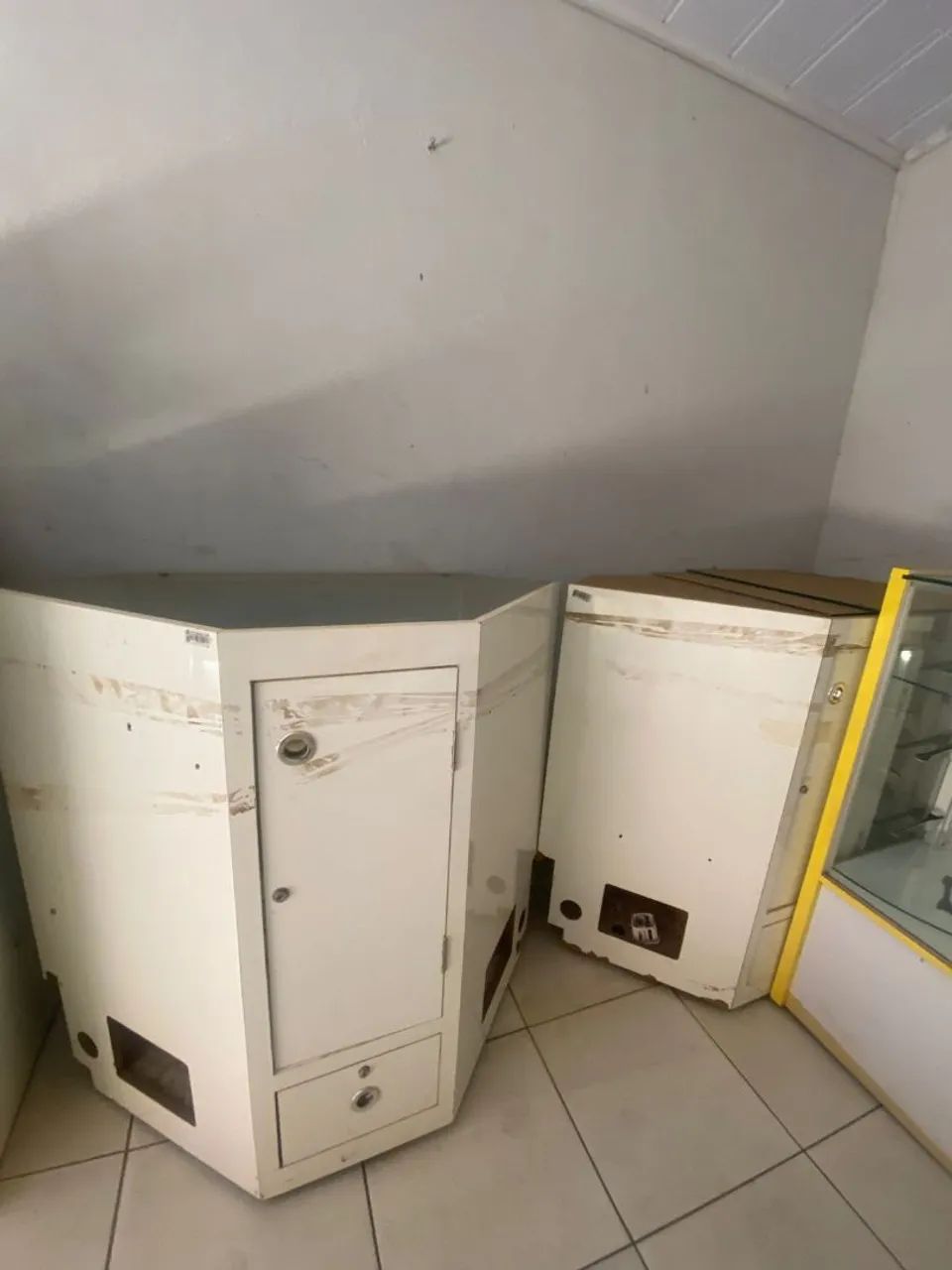 Balcões e Expositores para lojas - Foto 2