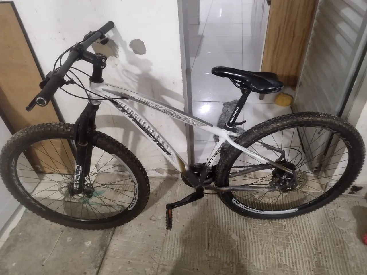Vendo bicicleta aro 29  - Foto 3