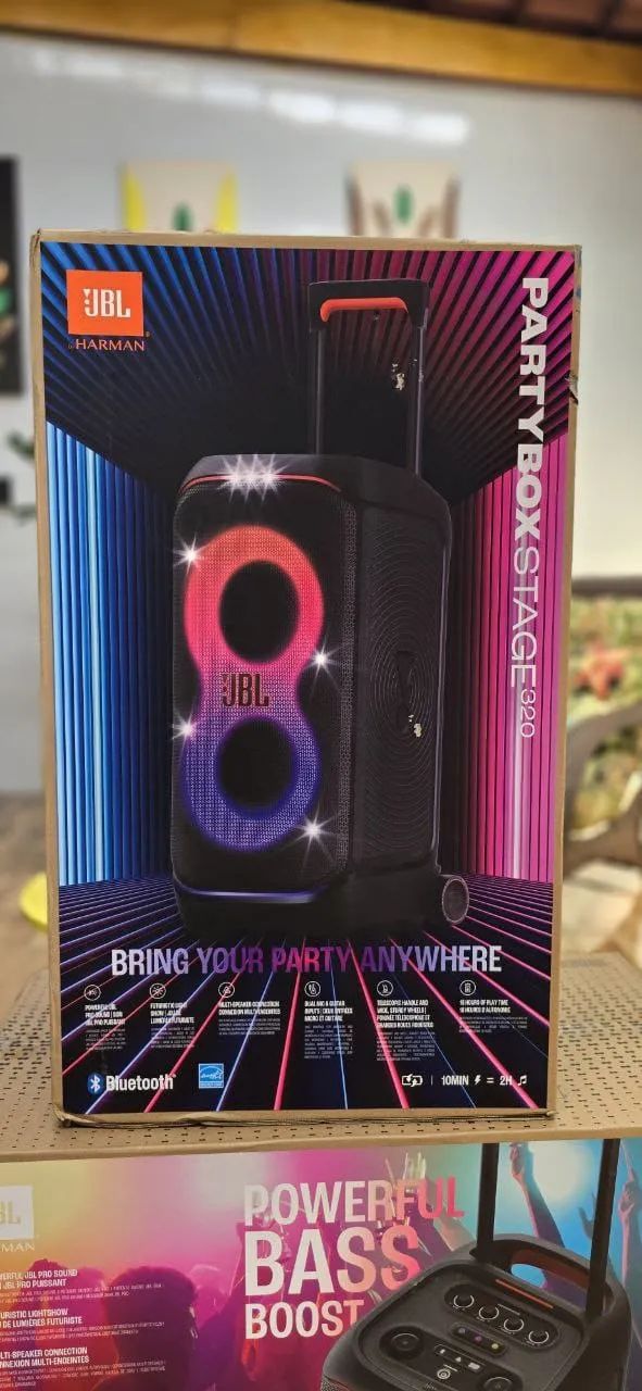 JBL PartyBox Stage 320 240W RMS Bluetooth com Bateria, Rodas e Luzes - Nova