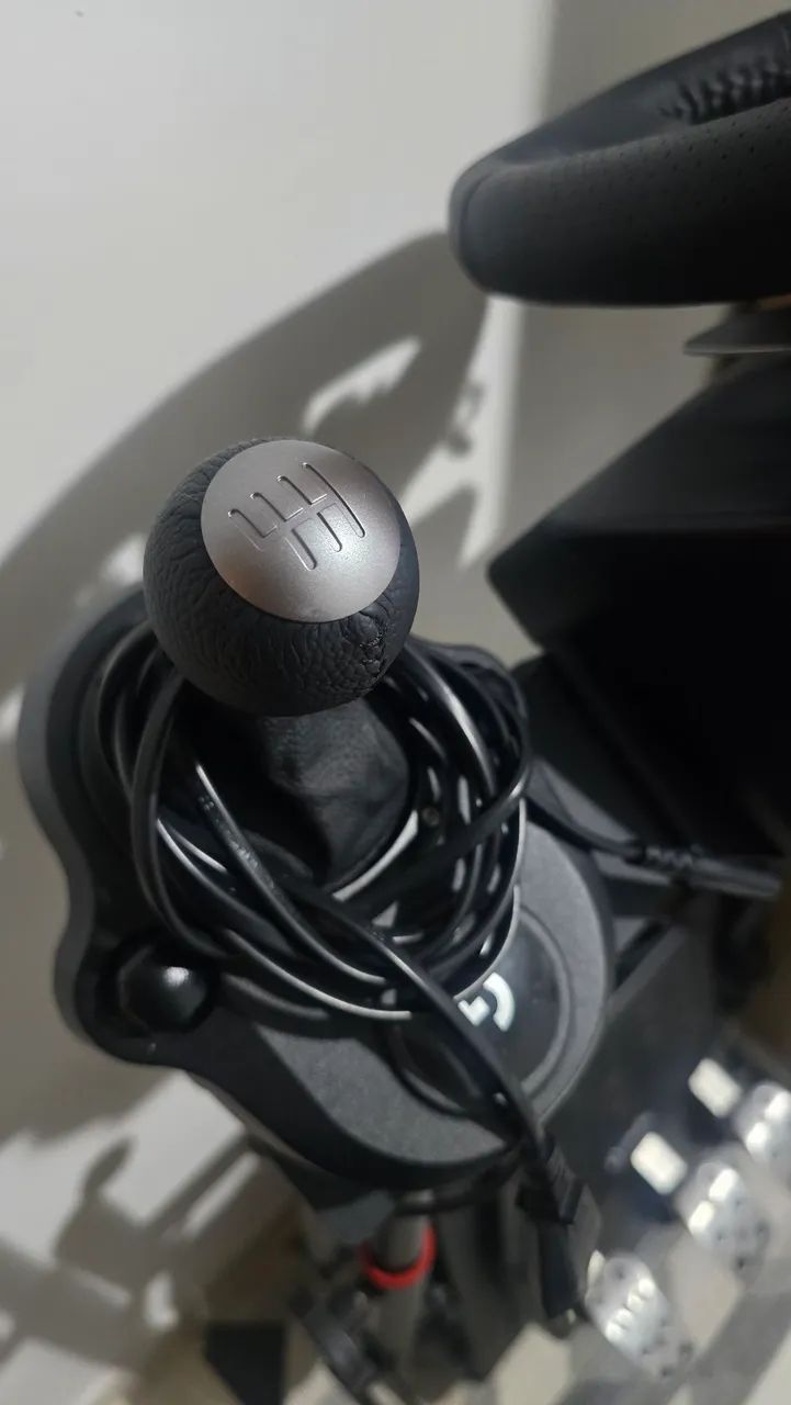Volante + pedais + câmbio "G29 Logitech PS4" - Foto 3