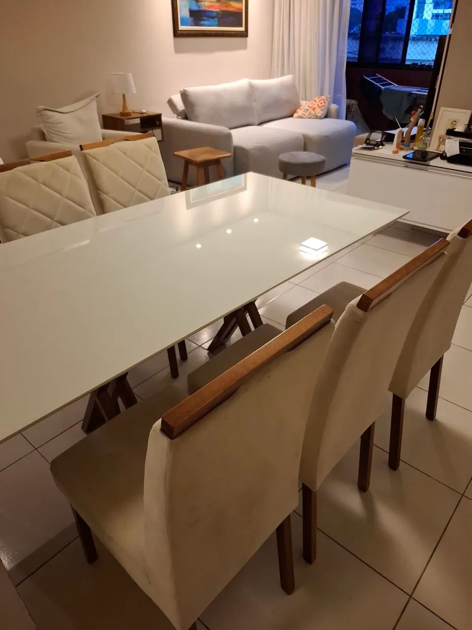 Conjunto mesa de jantar 1,80cm x 0,90cm  com 6 cadeiras acolchoadas