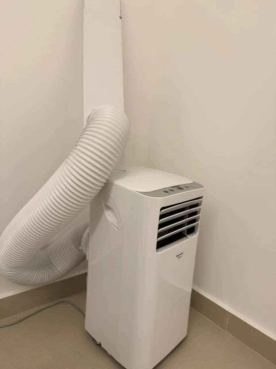 Ar Condicionado Portátil Midea 12000 Btus Frio Branco - Muito bem conservado - Foto 2