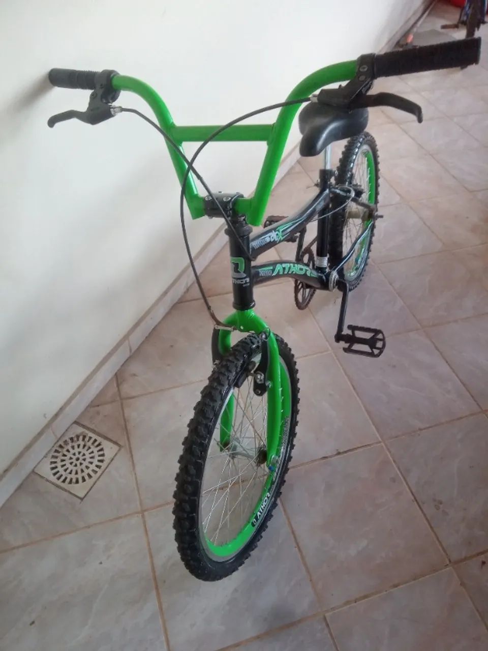 Bicicleta BMX aro 20, praticamente nova  - Foto 2