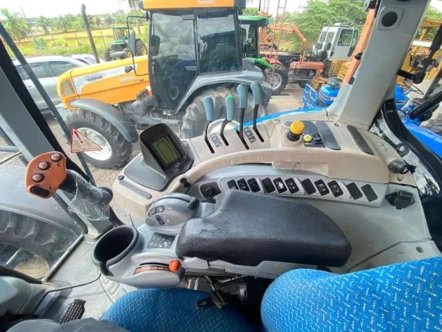Vende-se Trator de Pneu New Holland T7 175 ano: 2018 - Foto 3