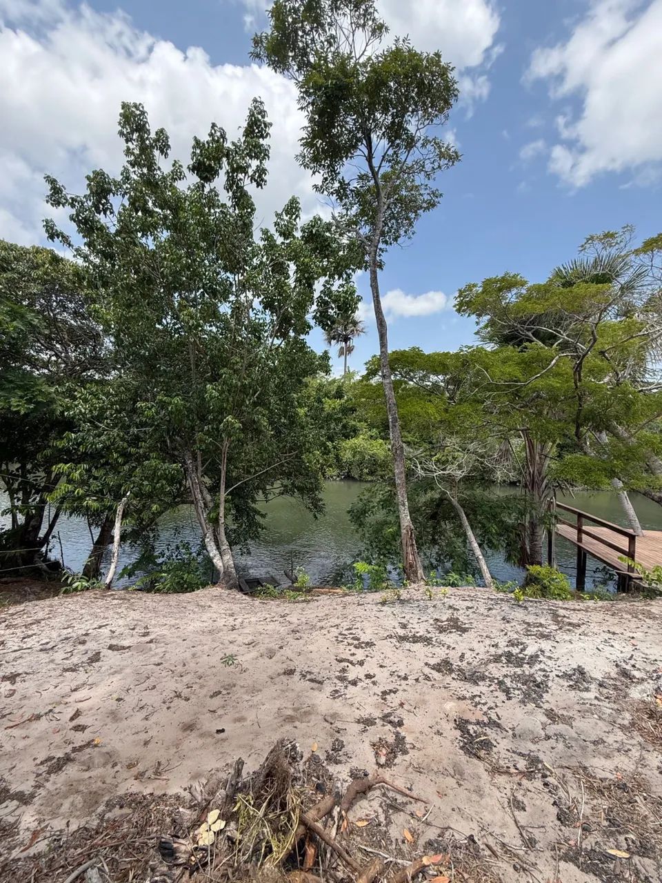 Terreno a beira do rio , povoado andiroba .