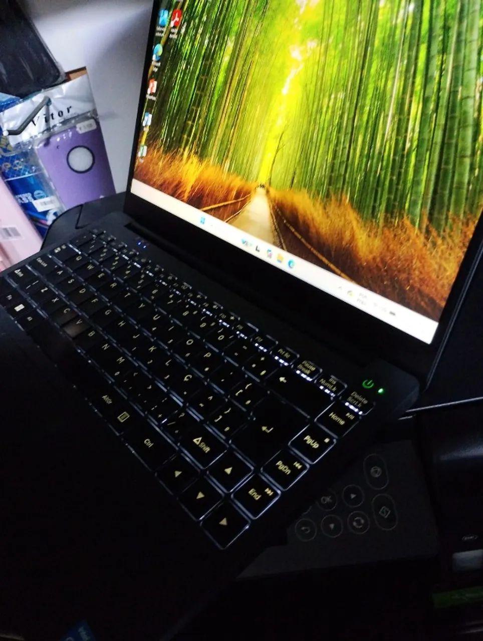 Notebook rapido i3 12th com teclado iluminado semi novo (empresarial) - Foto 2