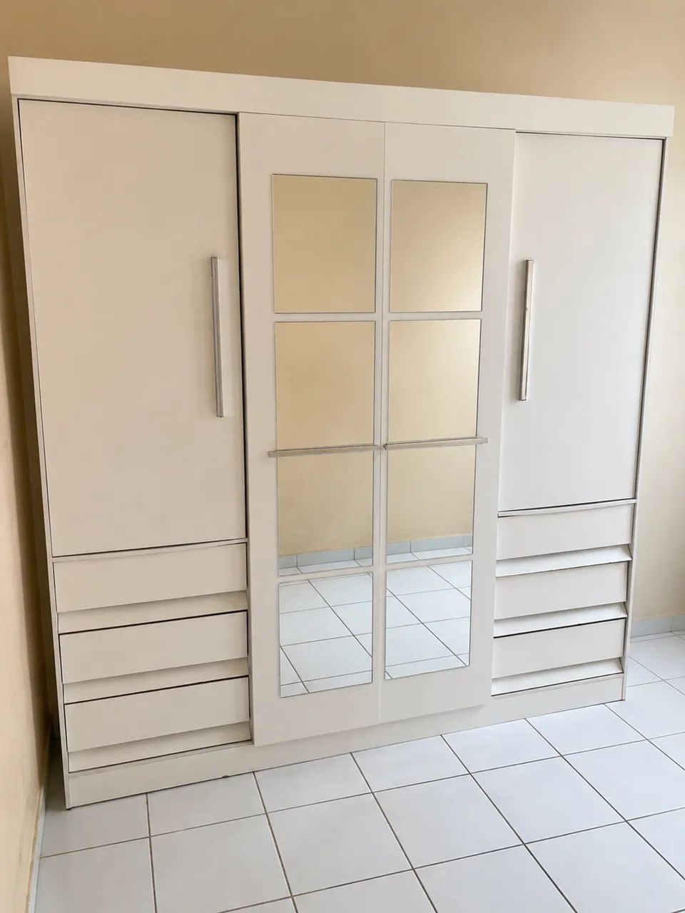 Guarda roupa espelhado 