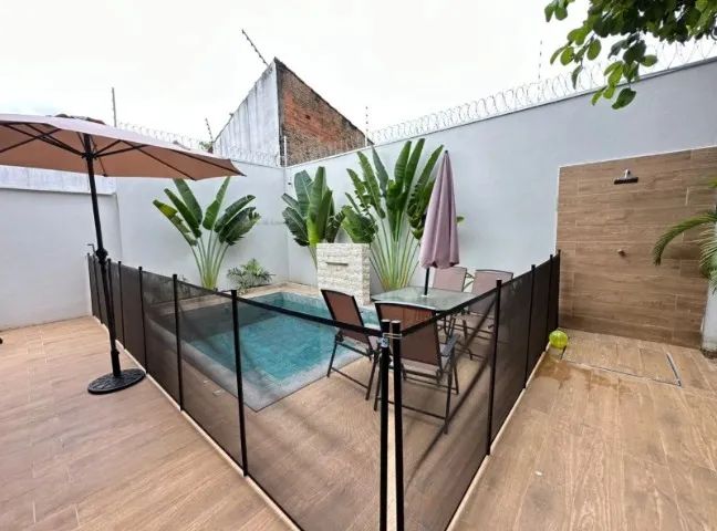 Vende-se casa no parque das colinas