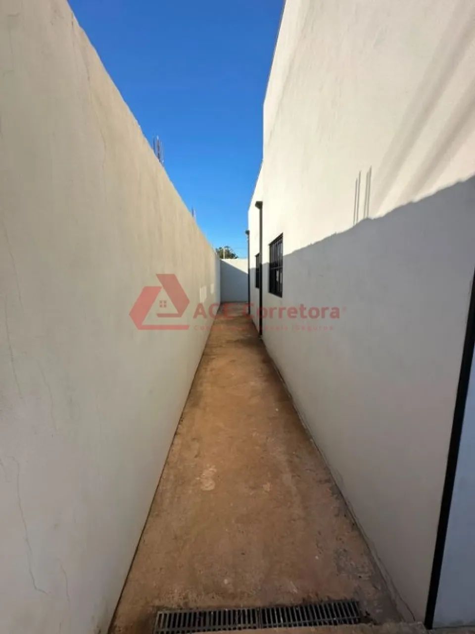 Casa com Suíte e Garagem para 2 Carros - Foto 5