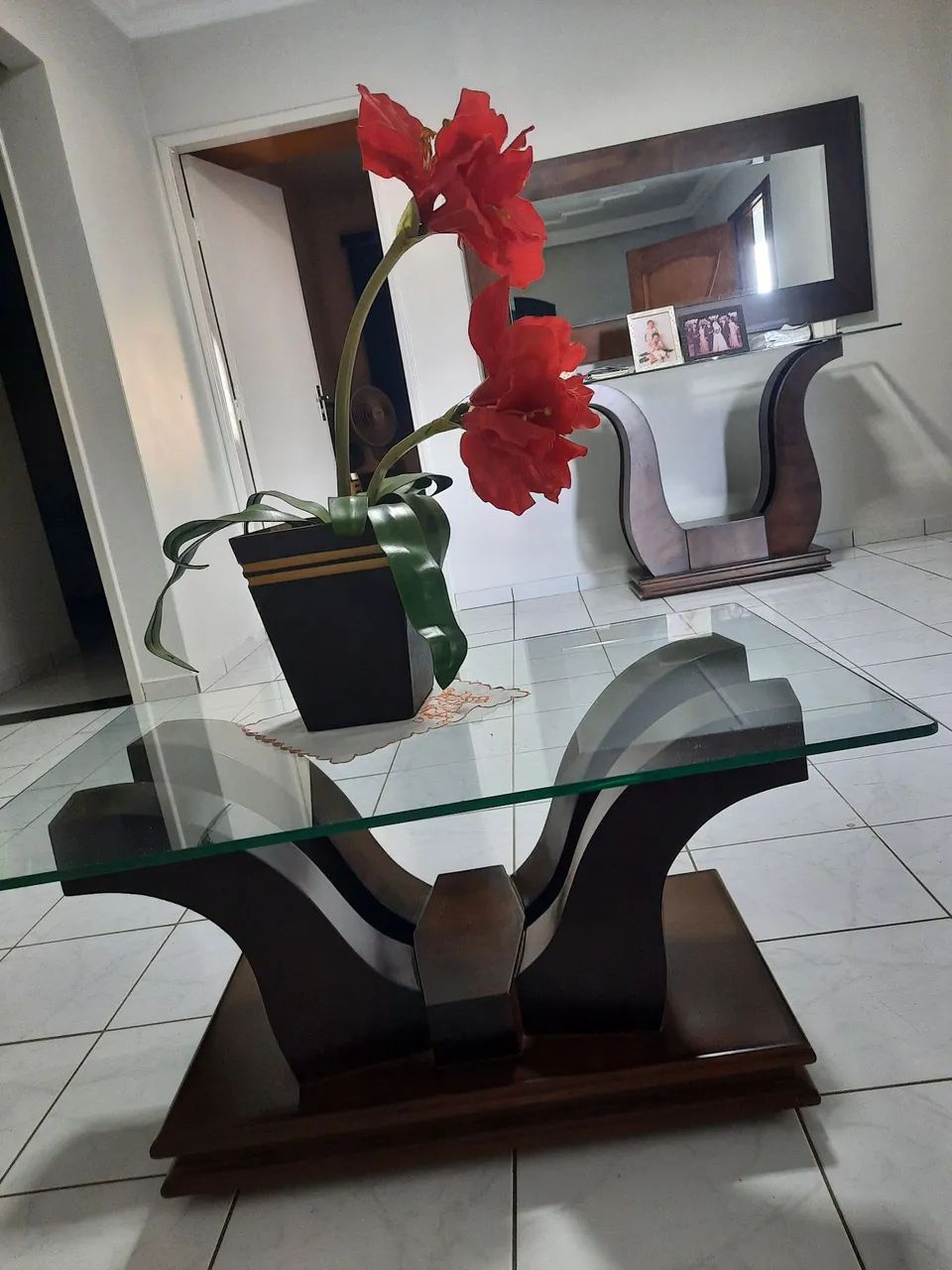 Aparador com espelho e mesa de centro - Foto 3