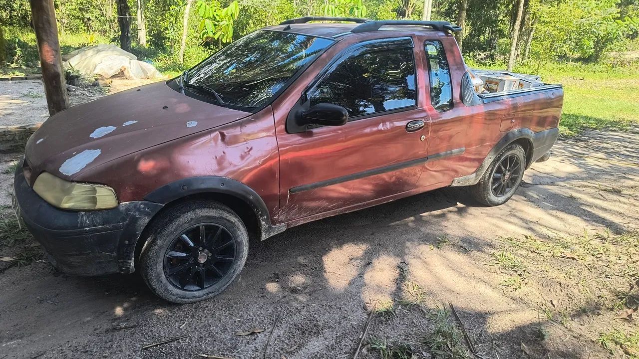 Fiat Strada Working 1.5 MPI 8V CE (álcool) 2002