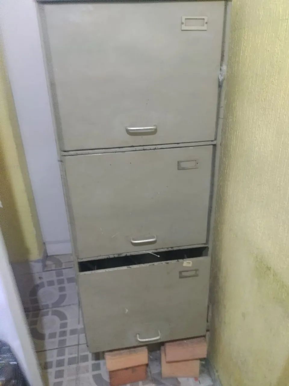 Vendo Arquivo de Aco 3 gavetas R$ 180,00 retirar no centro de são Bernardo do campo  - Foto 3