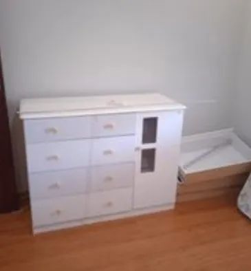 Cômoda Branca Infantil Retrô Janelinha 1 Porta 4 Gavetas 100% MDF - Peroba Móveis Infantis