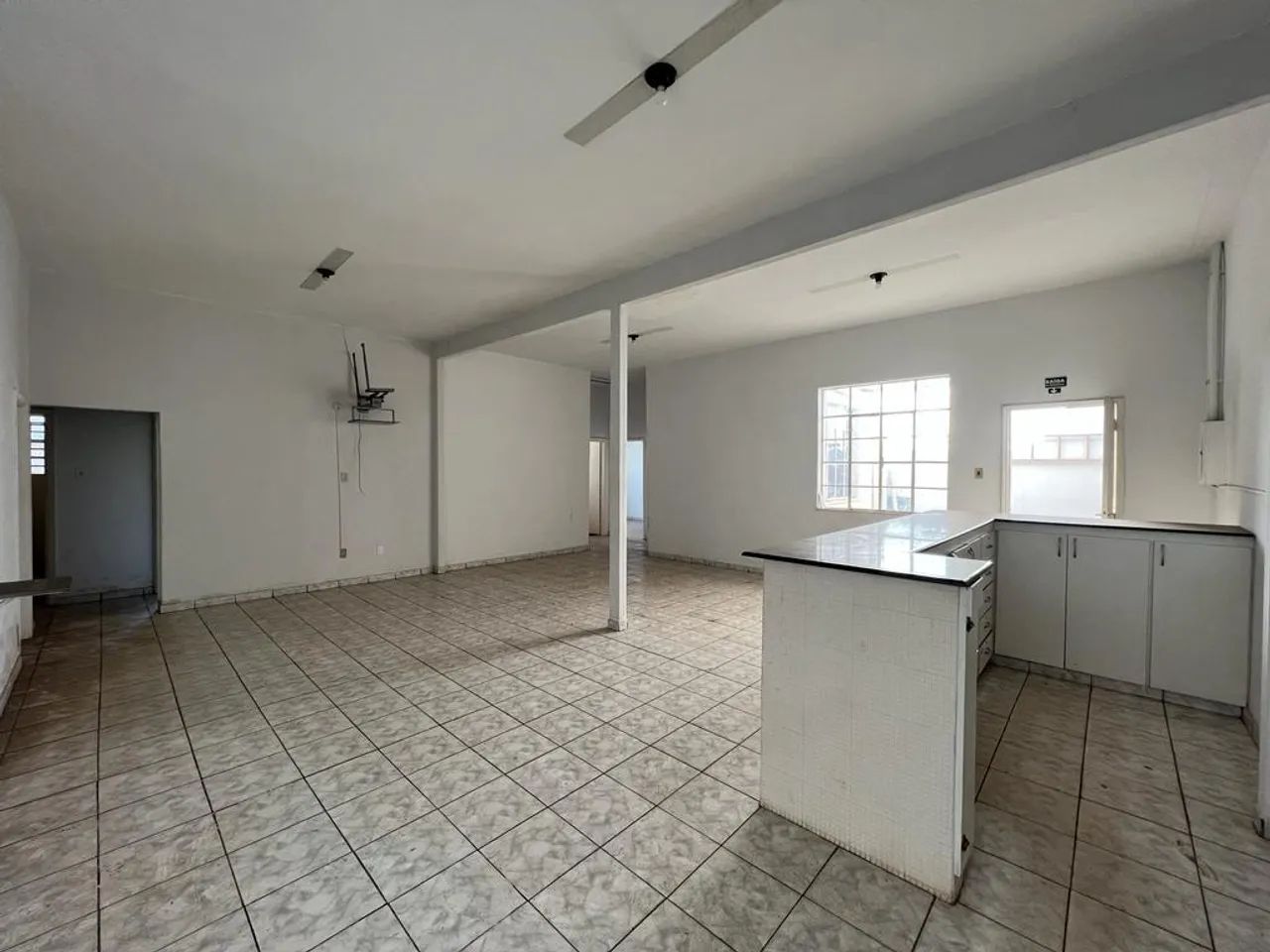 Sala Comercial 1 - Pavimento Superior Frente